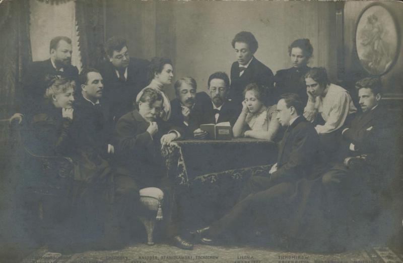 А. П. Чехов с артистами МХТ. 1899. МАММ/МДФ